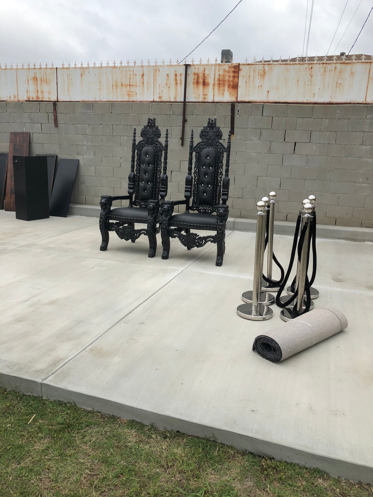 King Throne Chair- Black